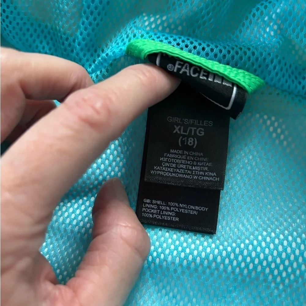 North face girls Raincoat Size XL (18)